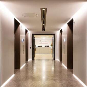 elevator hallway doors entry