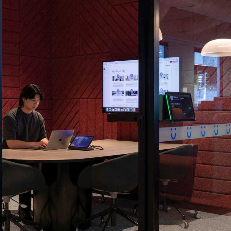Amicus meeting room interior design 