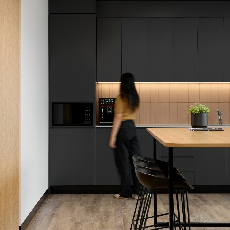 Modern kitchen breakout