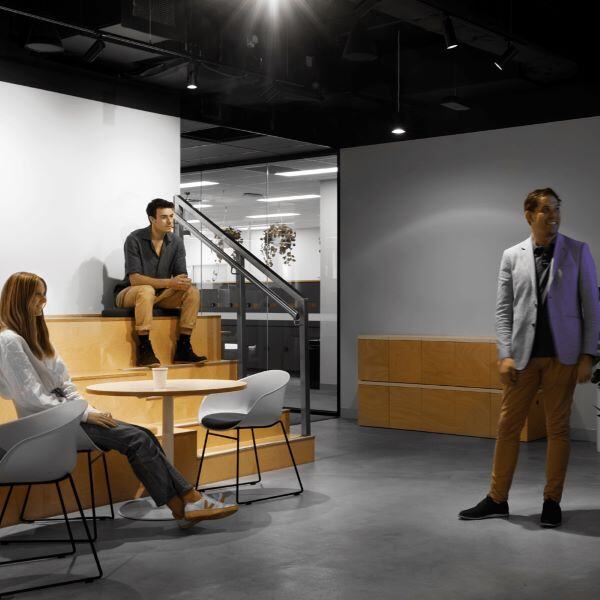 change management consultants in an office