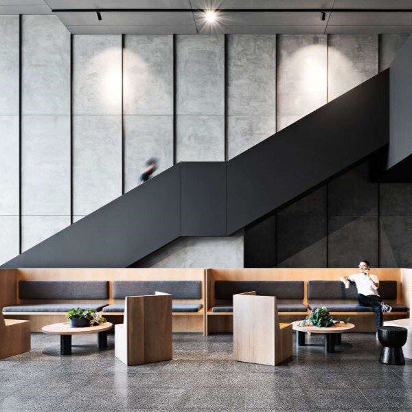 efm-amicus-sq