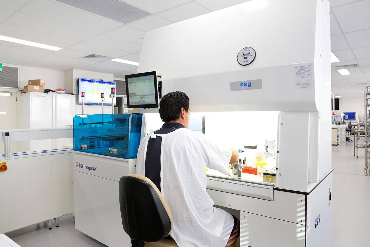 Lab technician in westmead lab fitout